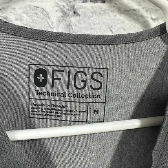 Figs Grey Short Sleeve Scrub Top Technical Collection Size Medium - Picture 4 of 8